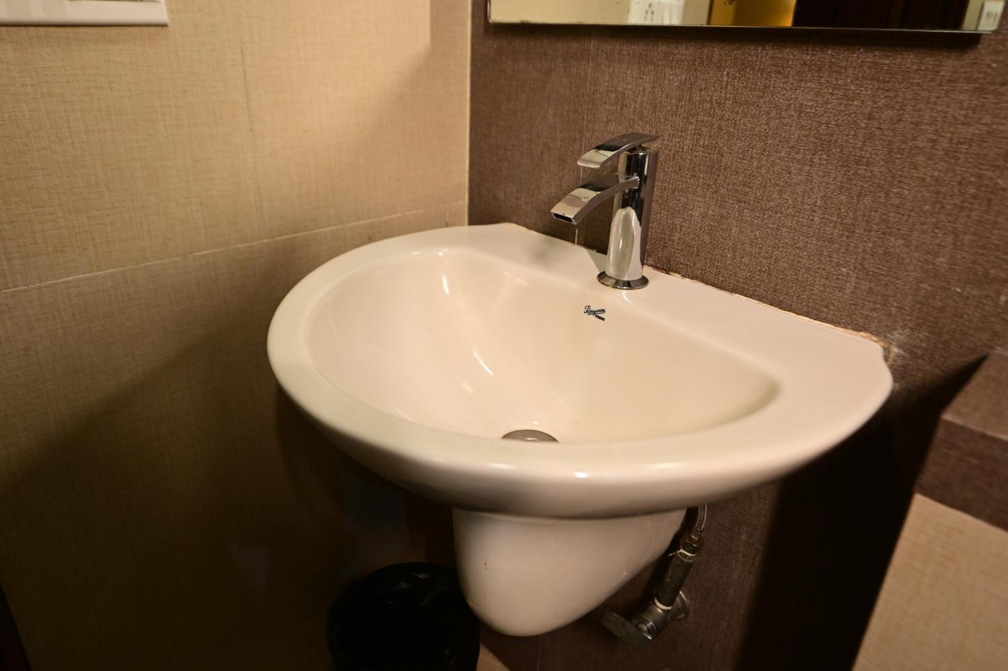 Hotel Sai Inn Mumbai  Buitenkant foto
